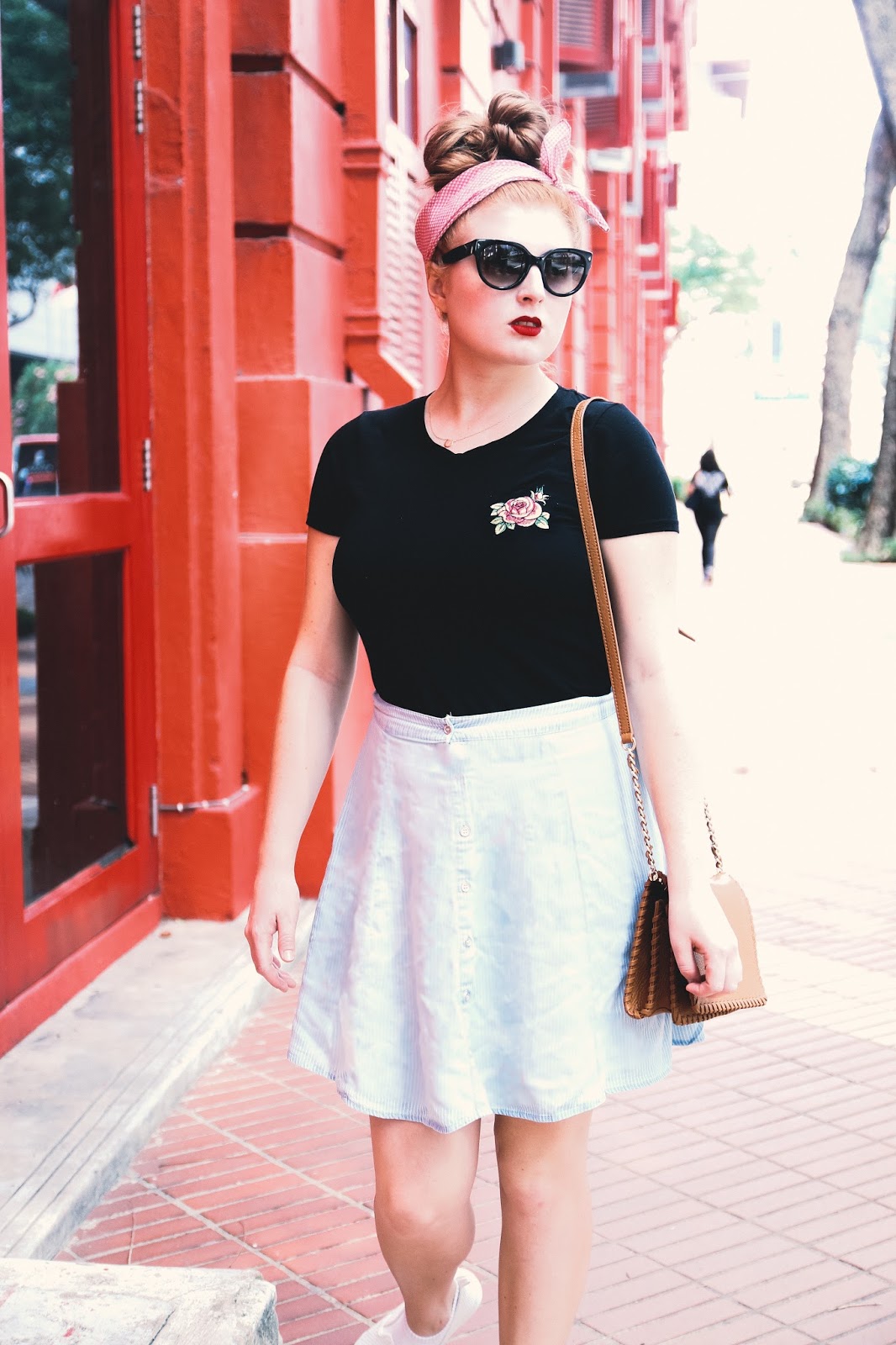 HOW TO STYLE A ROSE EMBROIDERED TOP FOR SPRING HOW TO STYLE A ROSE EMBROIDERED TOP FOR SPRING
