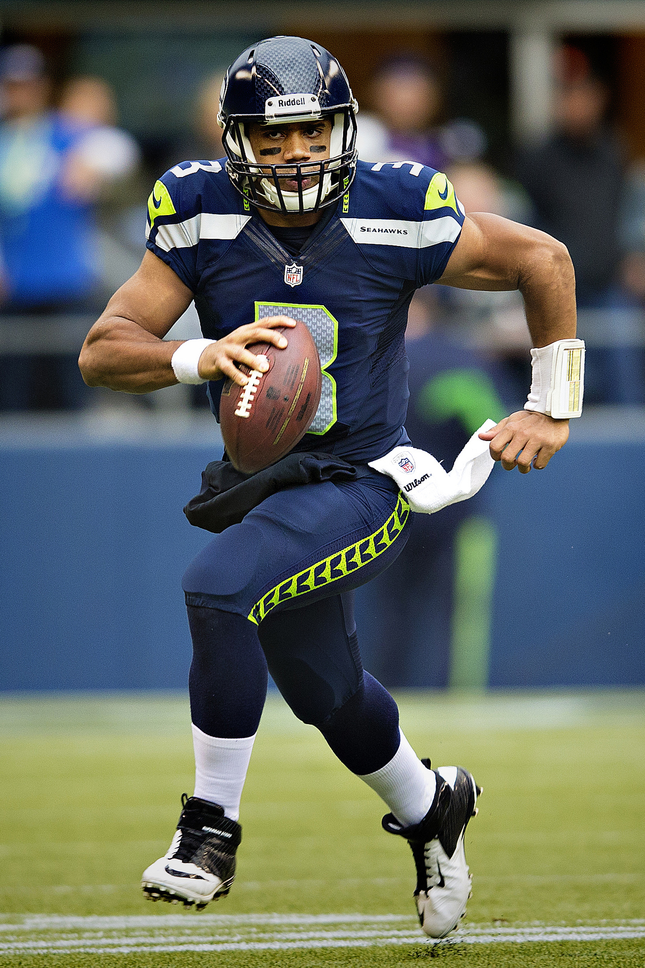 RUSSELL WILSON BECOMES N.F.L.’S HIGHEST PAID PLAYER : CIARA IS WINNING RUSSELL WILSON BECOMES N.F.L.’S HIGHEST PAID PLAYER : CIARA IS WINNING